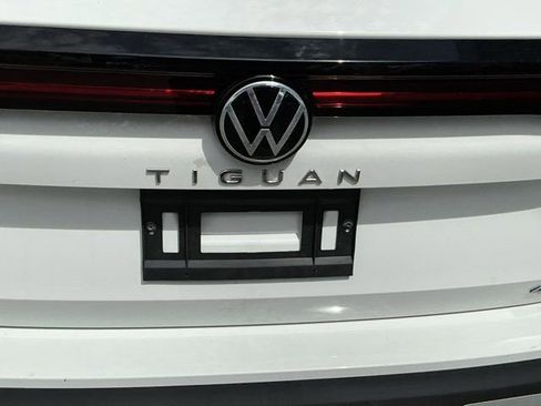 Used 2025 Volkswagen Tiguan S AWD/4WD image 8