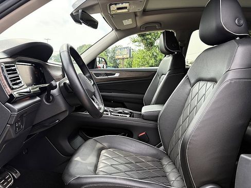 Used 2024 Volkswagen Atlas SEL Premium R-Line AWD/4WD image 9