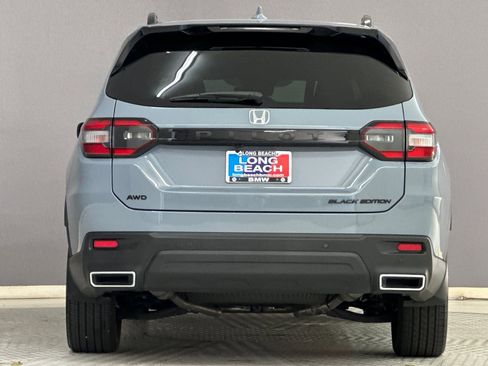 Used 2025 Honda Pilot Black Edition image 9