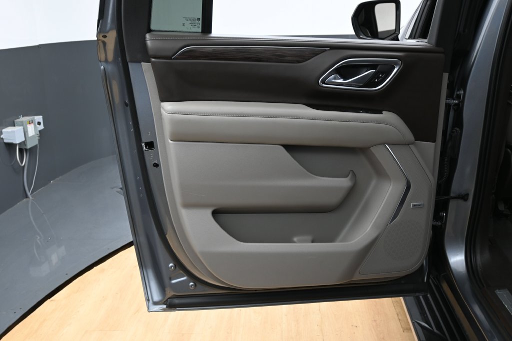 Used 2021 Chevrolet Suburban LT RWD image 37