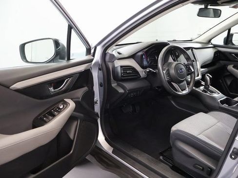 Used 2025 Subaru Outback Premium AWD/4WD image 9