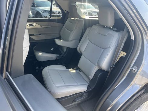 New 2026 Ford Explorer Active w/ Active Comfort Package RWD image 15