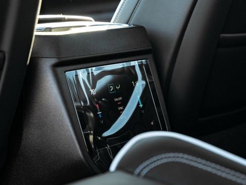 Used 2026 GMC Yukon AT4 Ultimate image 4