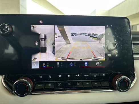 Used 2024 GMC Canyon AT4X image 26