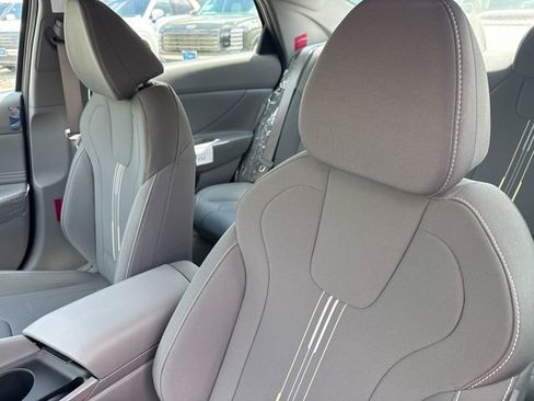 New 2026 Hyundai Elantra Sport FWD image 24