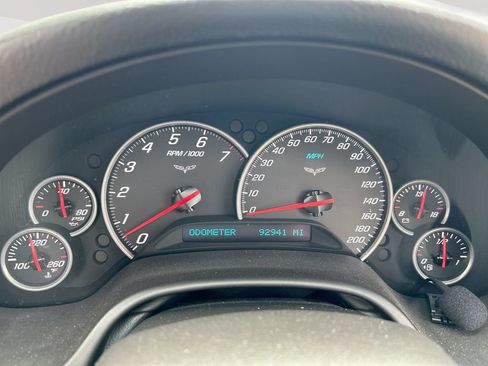Used 2006 Chevrolet Corvette Coupe w/ Preferred Equipment Group RWD image 14