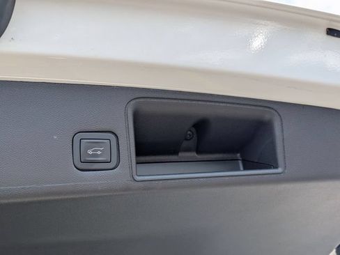 Certified 2024 GMC Terrain AT4 w/ Infotainment Package II AWD/4WD image 34