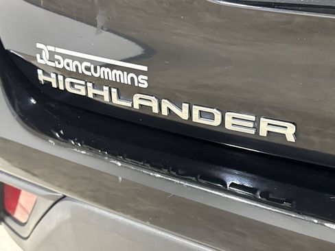 Used 2023 Toyota Highlander XLE AWD/4WD image 27