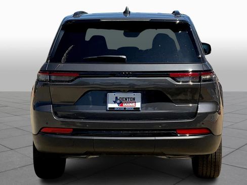 Used 2024 Jeep Grand Cherokee Altitude RWD image 4