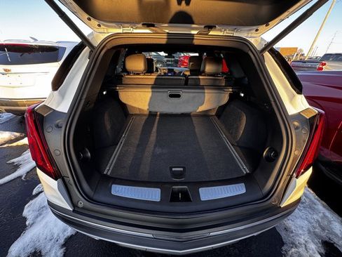 Used 2025 Cadillac XT5 Premium Luxury image 7