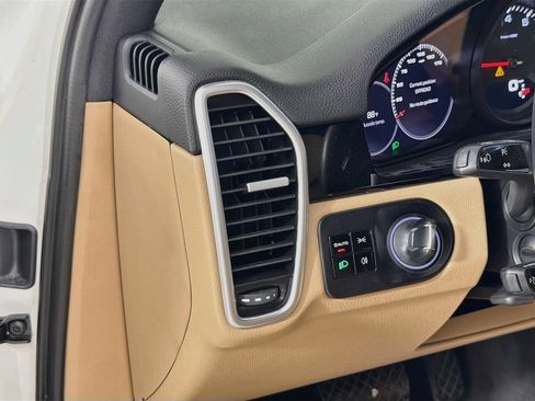 Used 2019 Porsche Cayenne AWD/4WD image 10