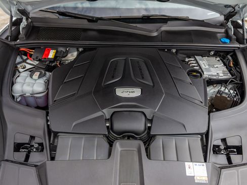 Used 2022 Porsche Cayenne S Platinum image 33