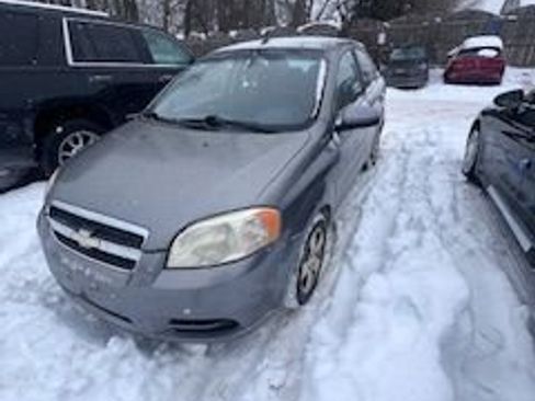 Used 2009 Chevrolet Aveo LT image 2