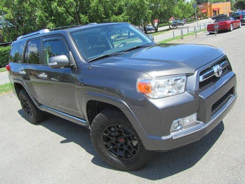 Used 2011 Toyota 4Runner SR5 AWD/4WD image 3