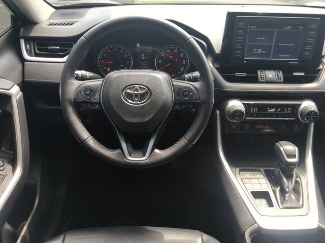 Used 2021 Toyota RAV4 XLE Premium AWD/4WD image 15