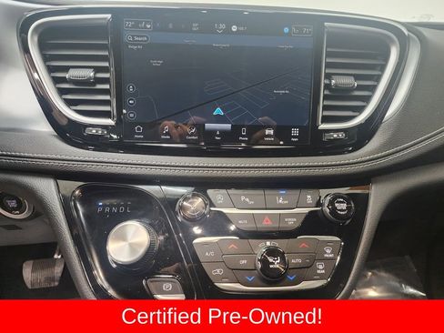 Used 2026 Chrysler Pacifica Limited image 17