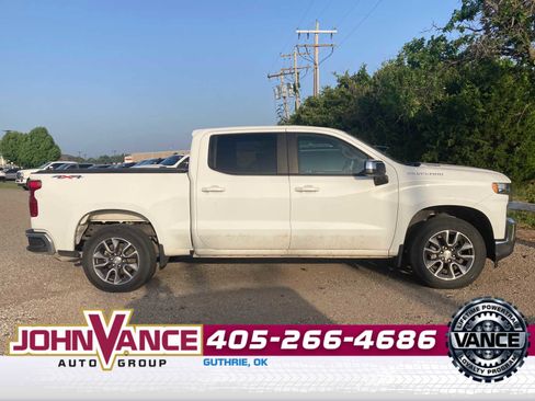 Used 2021 Chevrolet Silverado 1500 LT w/ Convenience Package II AWD/4WD image 8