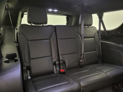 Used 2024 Chevrolet Suburban Z71 w/ Luxury Package AWD/4WD image 52
