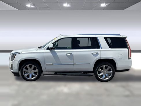Used 2020 Cadillac Escalade Premium Luxury AWD/4WD image 2