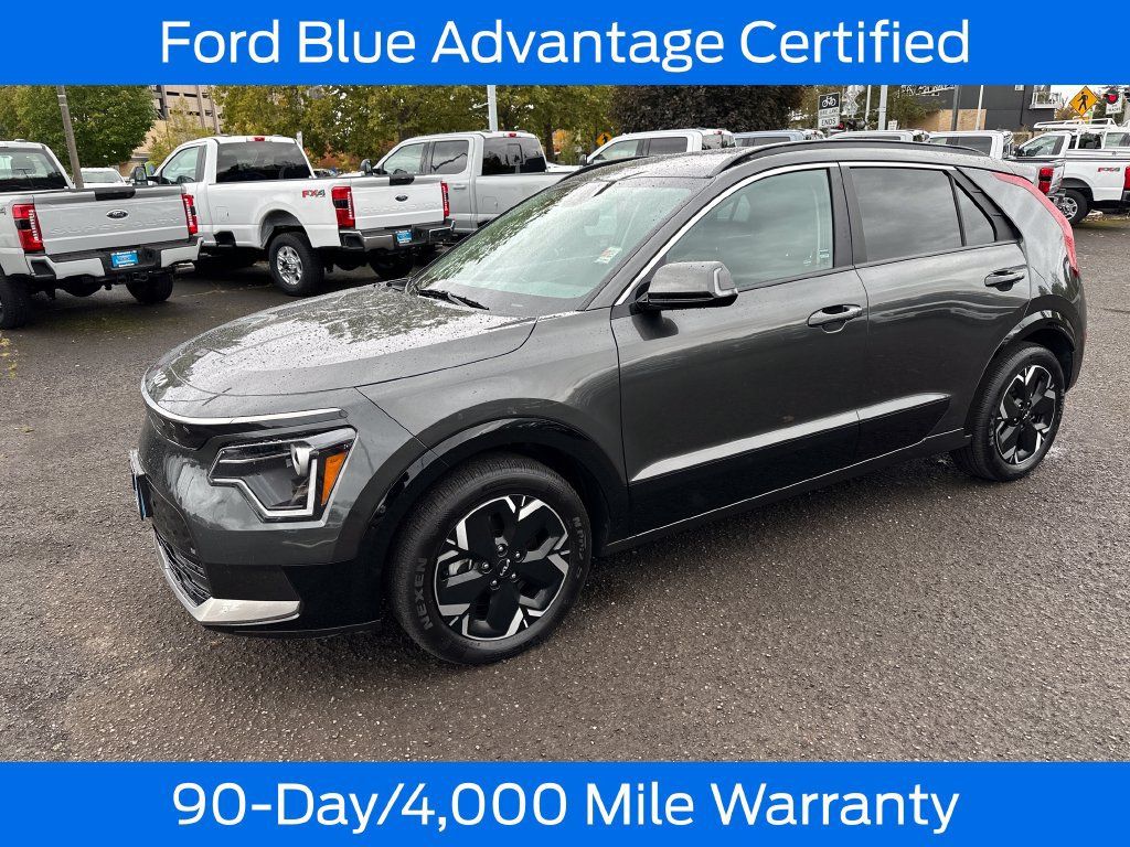 Used 2024 Kia Niro Wind w/ Wind Preserve Package FWD image 3