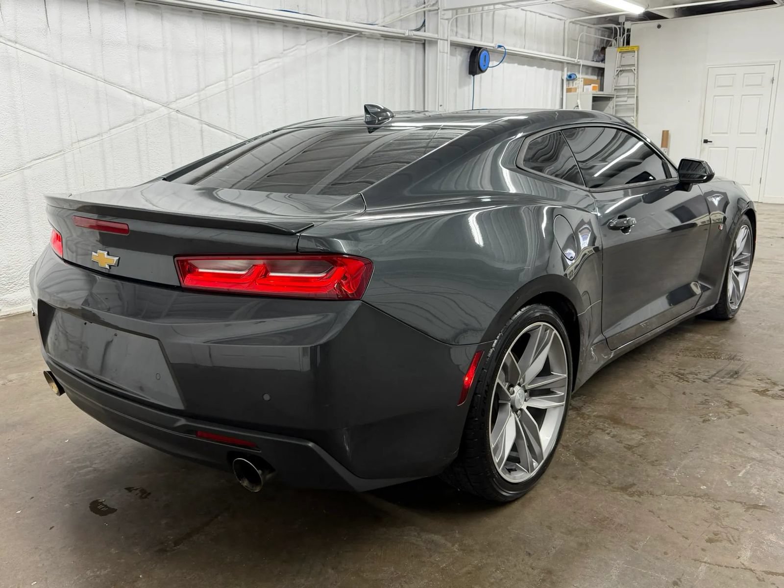 Used 2018 Chevrolet Camaro LT RWD image 4