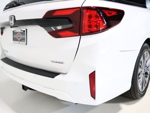 Used 2025 Honda Odyssey Touring image 10