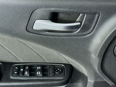 Used 2019 Dodge Charger SXT RWD image 22