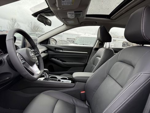New 2025 Nissan Altima 2.5 SL image 14