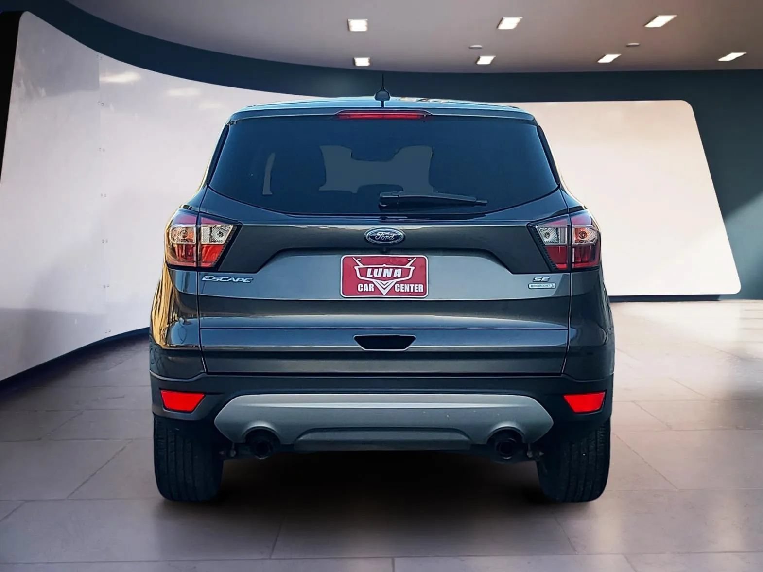 Used 2017 Ford Escape SE FWD image 4