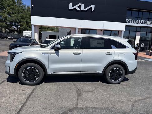 New 2026 Kia Sorento S AWD/4WD image 2