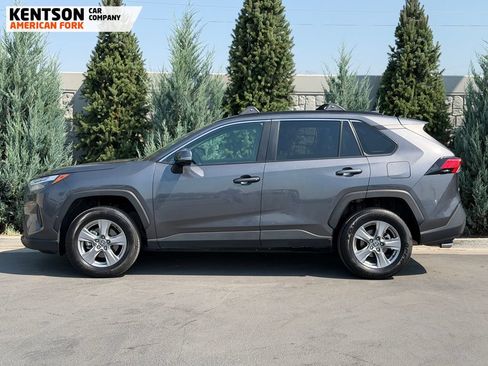 Used 2025 Toyota RAV4 XLE AWD/4WD image 4