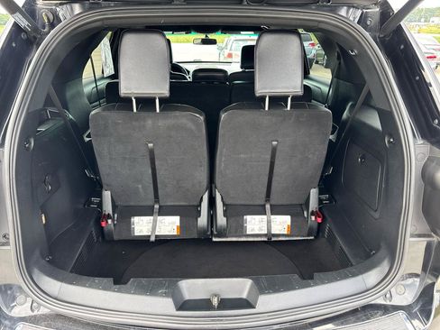 Used 2018 Ford Explorer XLT w/ Equipment Group 202A FWD image 22