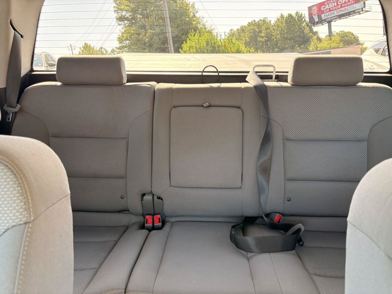 Used 2018 Chevrolet Silverado 1500 Custom w/ Custom Value Package RWD image 23