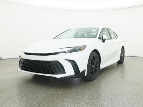 New 2026 Toyota Camry SE image 4