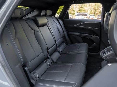 Used 2024 Cadillac Lyriq Luxury RWD image 48