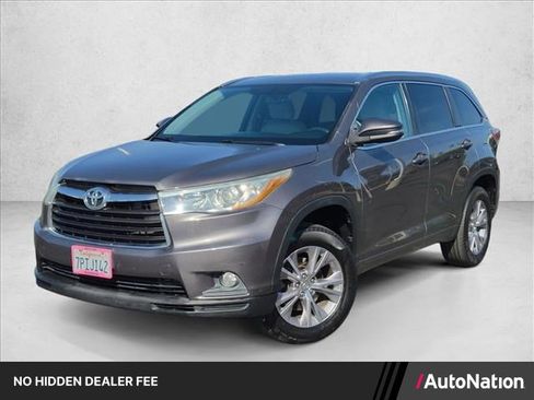 Used 2015 Toyota Highlander XLE FWD image 1