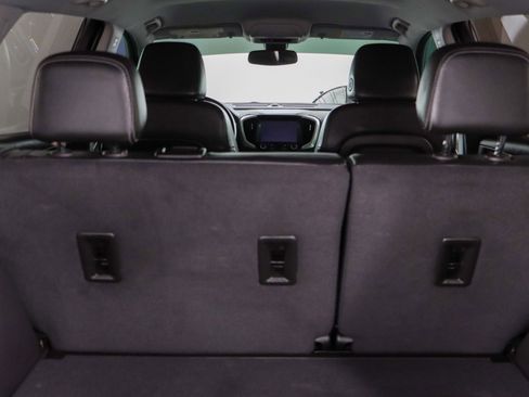 Used 2024 GMC Terrain SLT image 28