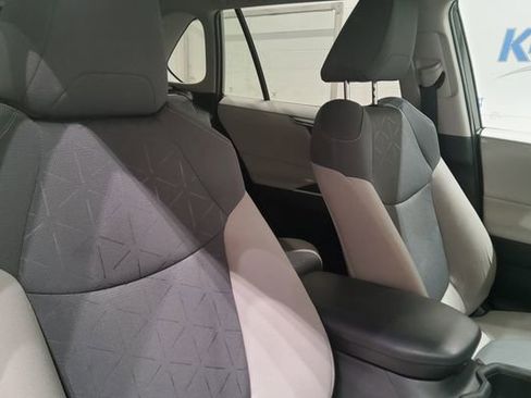 Used 2024 Toyota RAV4 XLE FWD image 18