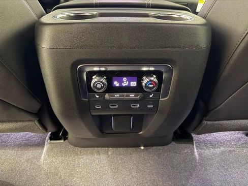 New 2026 GMC Yukon Elevation w/ Elevation Premium Package AWD/4WD image 28