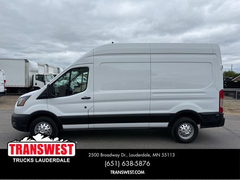 Used 2024 Ford Transit 250 148 High Roof AWD image 2