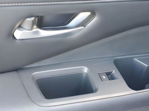 Used 2025 Nissan Pathfinder SL image 47