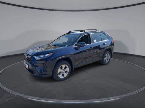 Used 2025 Toyota RAV4 XLE w/ Convenience Package image 4