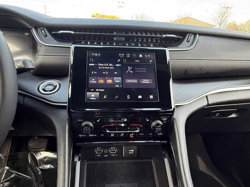 Certified 2023 Jeep Grand Cherokee Altitude image 23