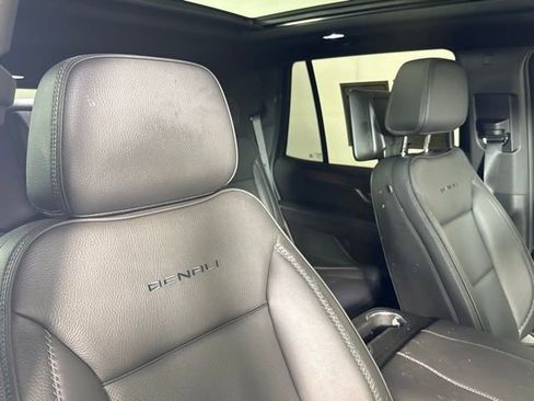 Used 2025 GMC Yukon Denali w/ Denali Reserve Package AWD/4WD image 32