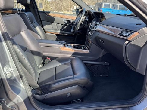 Used 2011 Mercedes-Benz E 350 4MATIC Sedan image 13