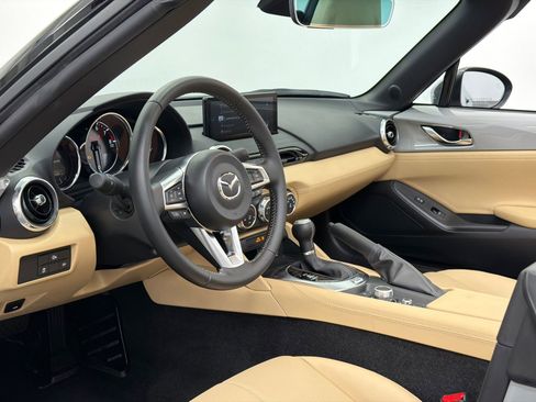Used 2024 MAZDA MX-5 Miata Grand Touring w/ Appearance Package image 13