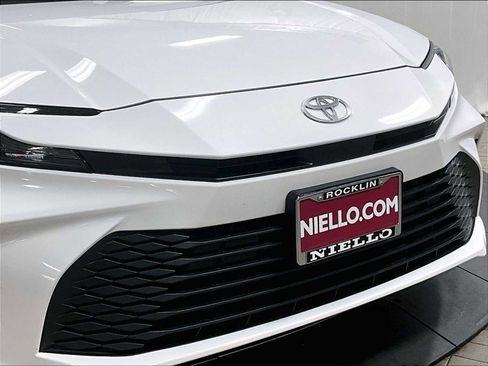 Used 2025 Toyota Camry LE image 33