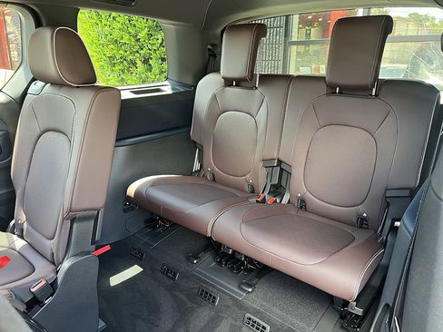 Used 2025 Volkswagen ID. Buzz Pro S image 28