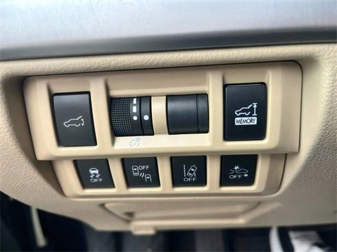 Used 2018 Subaru Outback 3.6R Limited image 26