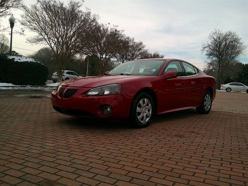 Used 2007 Pontiac Grand Prix Base w/ Preferred Package image 1